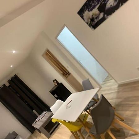Le 2 Ter Apartment Puyloubier Bagian luar foto