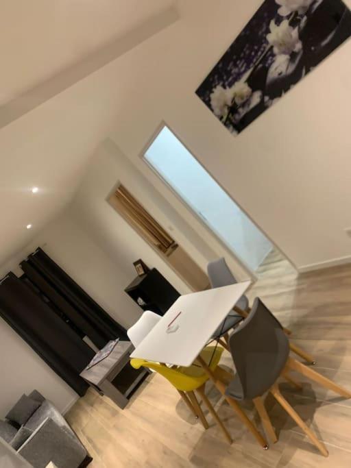 Le 2 Ter Apartment Puyloubier Bagian luar foto