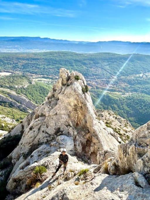 Le 2 Ter Apartment Puyloubier Bagian luar foto